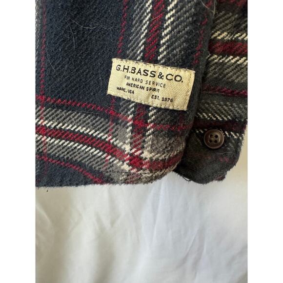G.H. Bass & Co. Plaid Button-Down Shirt - Size Medium - Picture 6 of 7